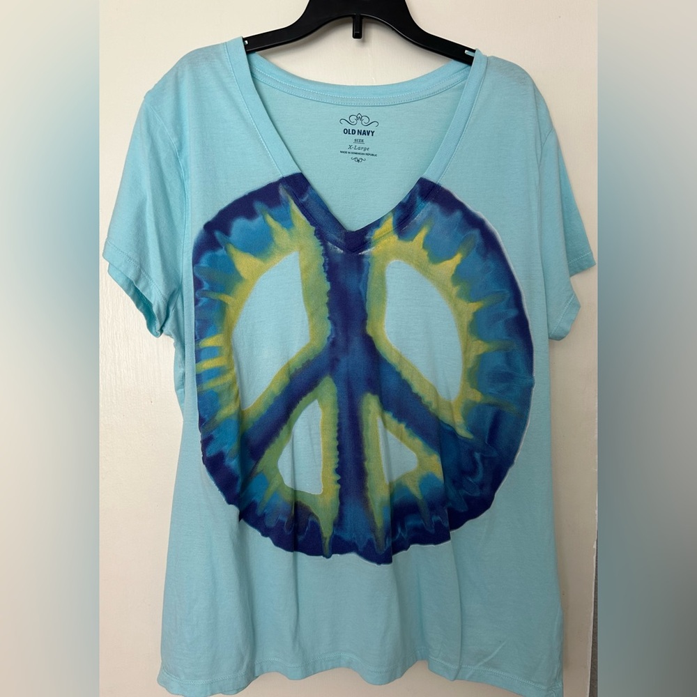Old Navy peace sign T-shirt size XL